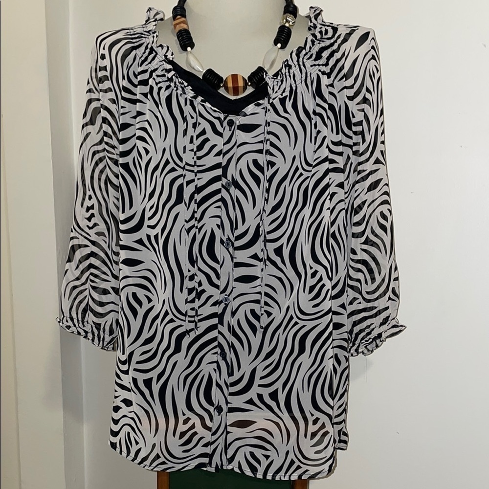 NWT East 5th 3/4 Sleeve Button Down Sheer Blouse w black Camisole. Sz‎ XL
